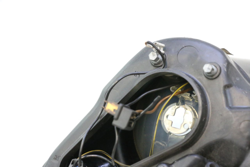 photo de PHARE AVANT PIAGGIO MP3 125 (2006 - 2014) - Points de fixation