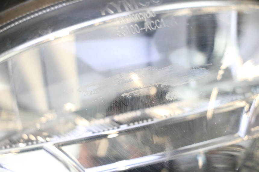 photo de PHARE AVANT KYMCO LIKE 4T 50 (2019 - 2025) - Zoom état d’usage