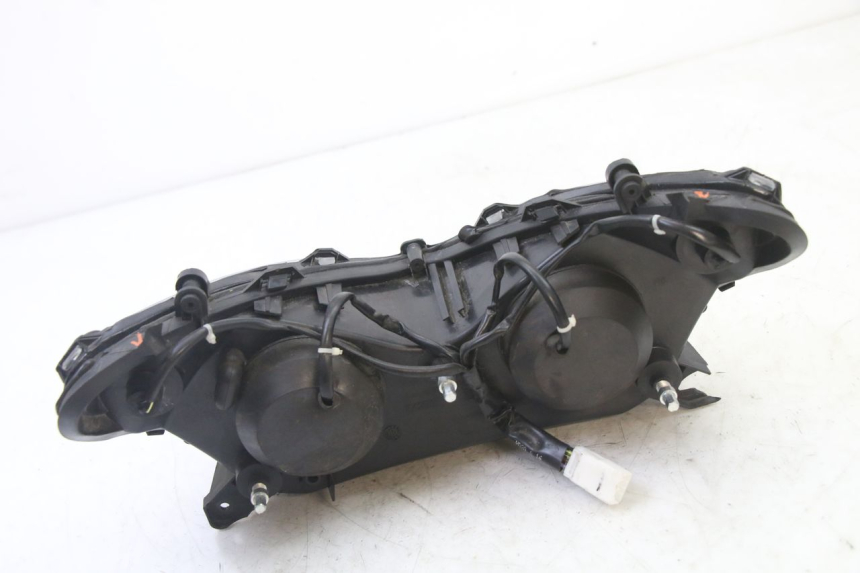 photo de PHARE AVANT PIAGGIO NRG POWER PUREJET 50 (2018 - 2021) - Marquages et références