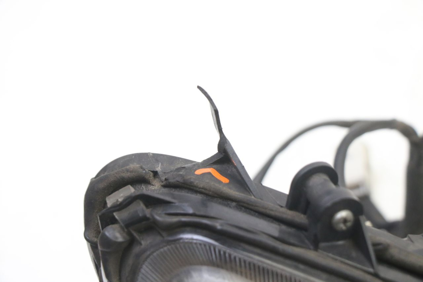 photo de PHARE AVANT PIAGGIO NRG POWER PUREJET 50 (2018 - 2021) - Autre angle de vue