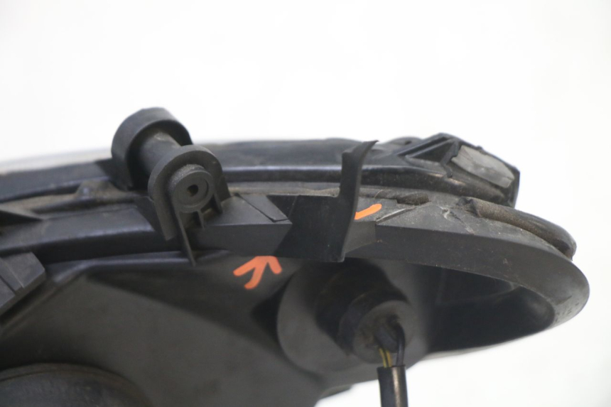 photo de PHARE AVANT PIAGGIO NRG POWER PUREJET 50 (2018 - 2021) - Points de fixation