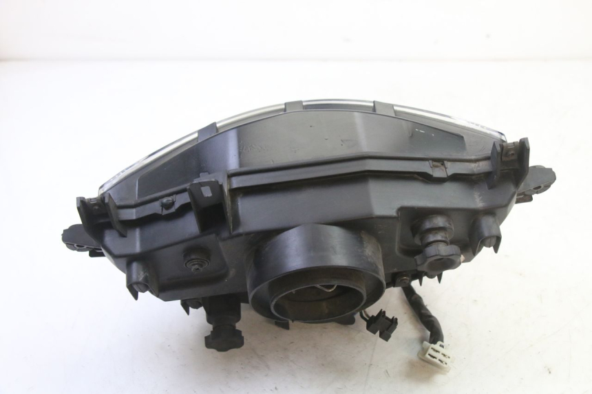 photo de PHARE AVANT HONDA NTV DEAUVILLE ABS 700 (2007 - 2016) - Gros plan technique