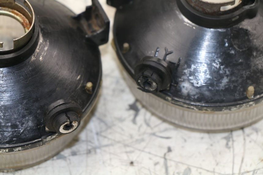 photo de PHARE AVANT PANTHERA PANTHERA 110 (2010 - 2017) - Zoom état d’usage