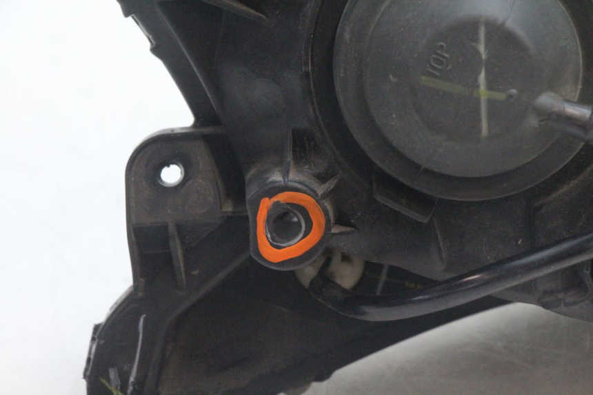 photo de PHARE AVANT HONDA PCX (JF28) 125 (2009 - 2011) - Vue d’ensemble