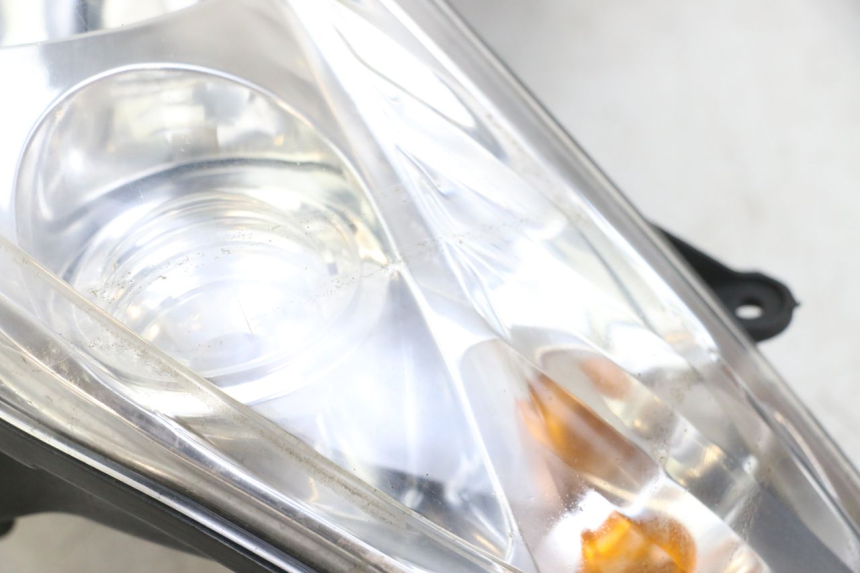 photo de PHARE AVANT PEUGEOT ELYSTAR 125 (2002 - 2007) - Détail de la pièce