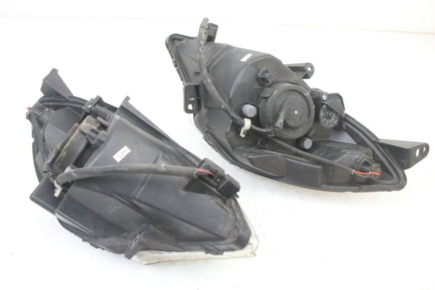 photo de PHARE AVANT PEUGEOT SATELIS 125 (2013 - 2018) - Vue d’ensemble