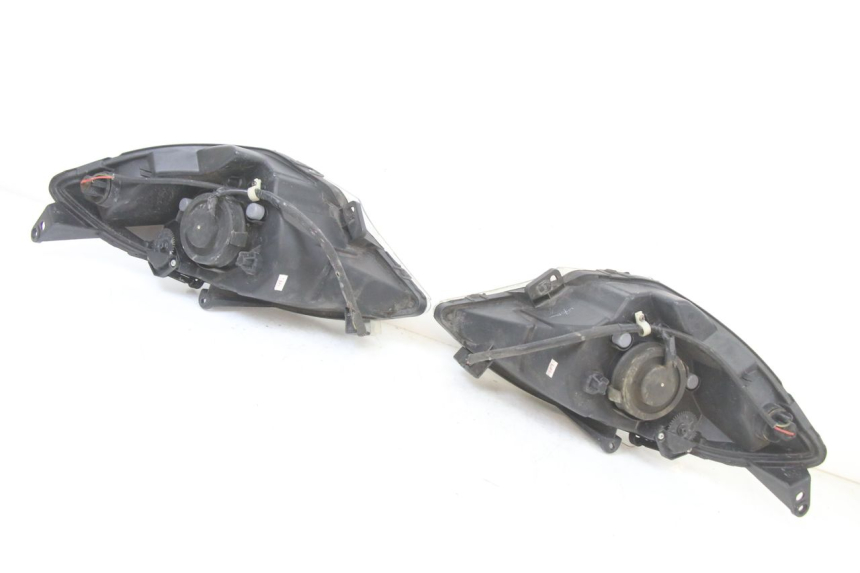 photo de PHARE AVANT PEUGEOT SATELIS 125 (2013 - 2018) - Points de fixation