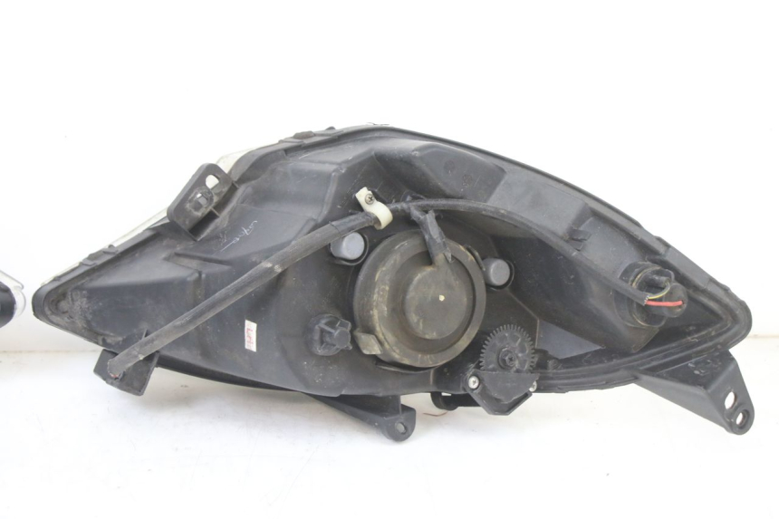 photo de PHARE AVANT PEUGEOT SATELIS 125 (2013 - 2018) - Pièce contrôlée