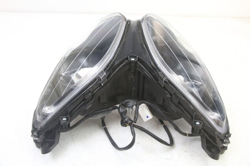 photo de PHARE AVANT PIAGGIO NRG POWER PUREJET 50 (2018 - 2021) - Gros plan technique