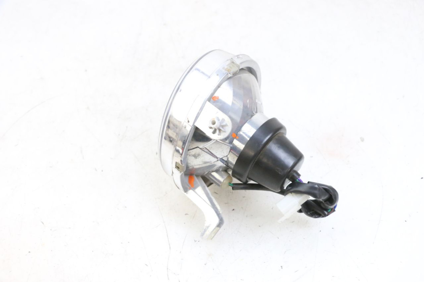 photo de PHARE AVANT EFUN PUSA 1 - Gros plan technique