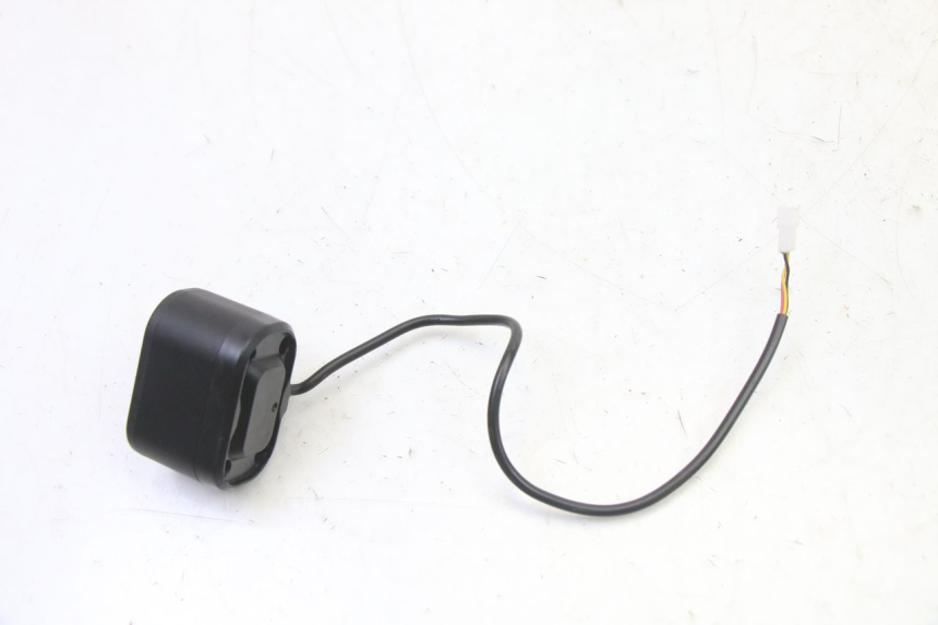 photo de PHARE AVANT PUNK ELECTRIC RIDER 1 - Zoom état d’usage