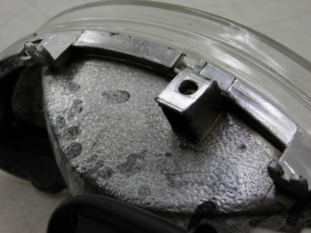 photo de PHARE AVANT ROADSIGN WALLABY 50 (2009 - 2014) - Points de fixation