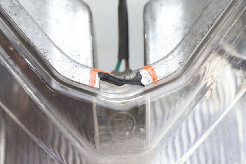 photo de PHARE AVANT YAMASAKI ROADSTER 50 (2013 - 2018) - Zoom état d’usage