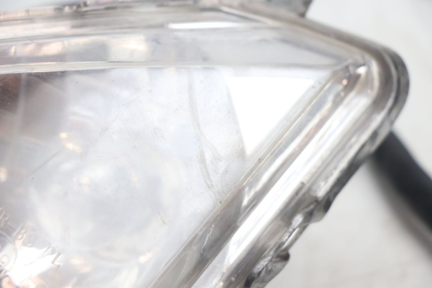 photo de PHARE AVANT YAMASAKI ROADSTER 50 (2013 - 2018) - État de surface
