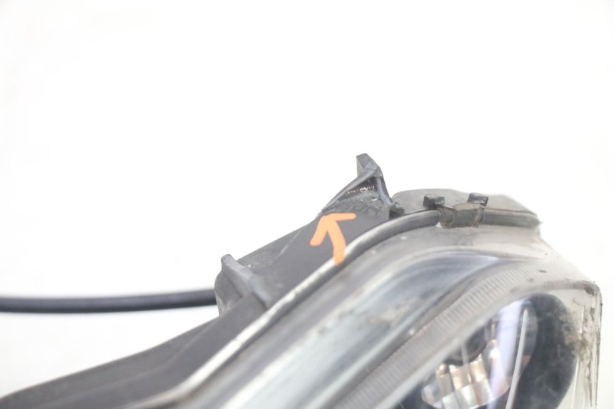 photo de PHARE AVANT GILERA RUNNER SP 50 (2006 - 2008) - Autre angle de vue