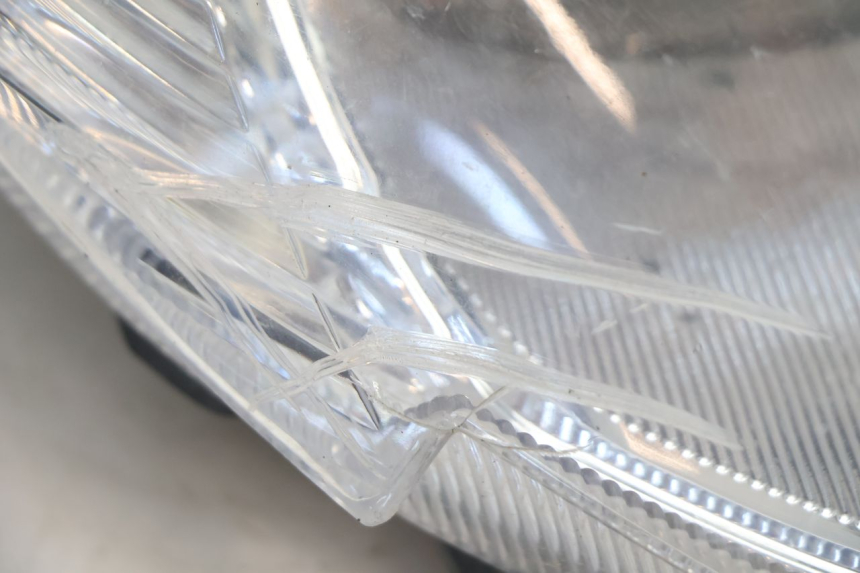 photo de PHARE AVANT KEEWAY RY6 2T 50 (2011 - 2019) - Zoom état d’usage