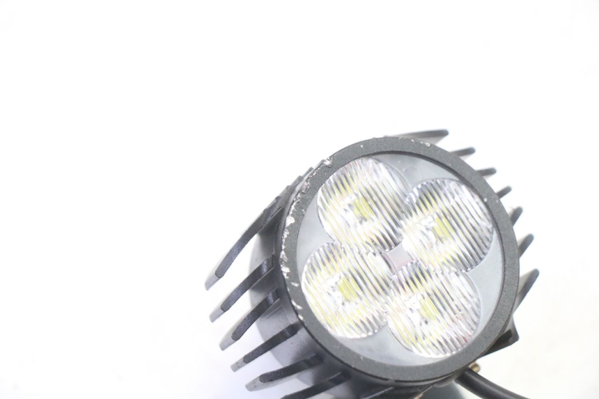 photo de PHARE AVANT HERO S10 1 - Détail de la pièce