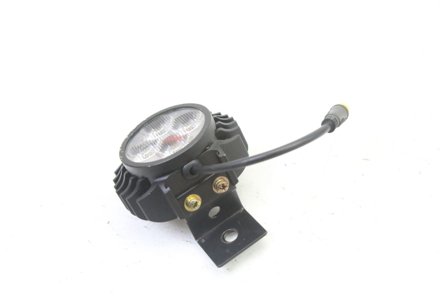 photo de PHARE AVANT HERO S10 1 - Zoom état d’usage