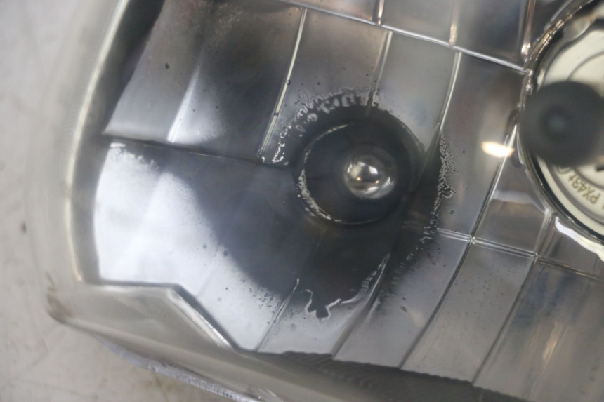 photo de PHARE AVANT JM MOTORS SANTANA 50 (2014 - 2023) - Zoom état d’usage