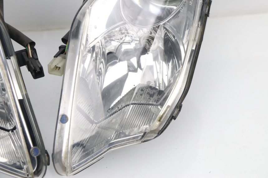 photo de PHARE AVANT PEUGEOT SATELIS COMPRESSOR K15 125 (2006 - 2009) - Inspection visuelle