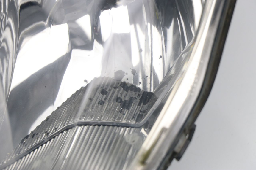photo de PHARE AVANT PEUGEOT SATELIS COMPRESSOR K15 125 (2006 - 2009) - Focus structure