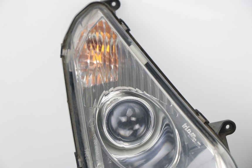 photo de PHARE AVANT PEUGEOT SATELIS COMPRESSOR K15 125 (2006 - 2009) - Angle alternatif