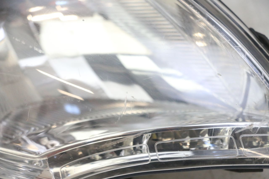 photo de PHARE AVANT PEUGEOT SATELIS 125 (2013 - 2018) - Vue produit