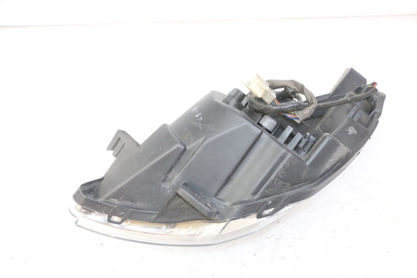 photo de PHARE AVANT PEUGEOT SATELIS 125 (2013 - 2018) - Zoom état d’usage