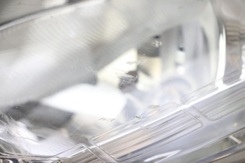 photo de PHARE AVANT PEUGEOT SATELIS 125 (2013 - 2018) - Vue principale