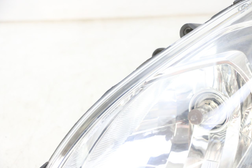photo de PHARE AVANT PEUGEOT SATELIS 125 (2013 - 2018) - Pièce contrôlée