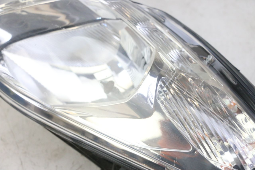 photo de PHARE AVANT PEUGEOT SATELIS 125 (2013 - 2018) - Pièce contrôlée
