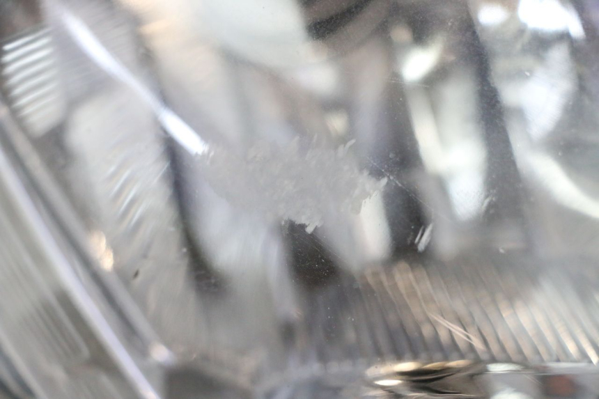 photo de PHARE AVANT PEUGEOT SATELIS 125 (2013 - 2018) - Zoom état d’usage