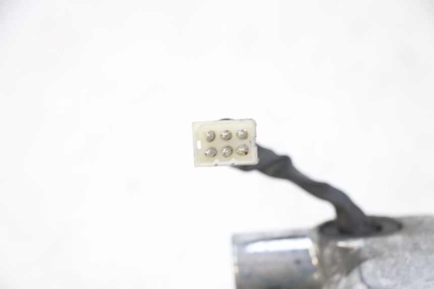 photo de PHARE AVANT APRILIA SCARABEO GT TOURING 125 (1999 - 2005) - Autre angle de vue