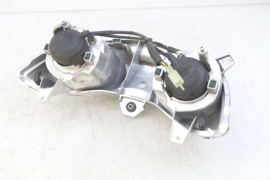 photo de PHARE AVANT MBK SKYCRUISER 125 (2010 - 2013) - Zoom état d’usage