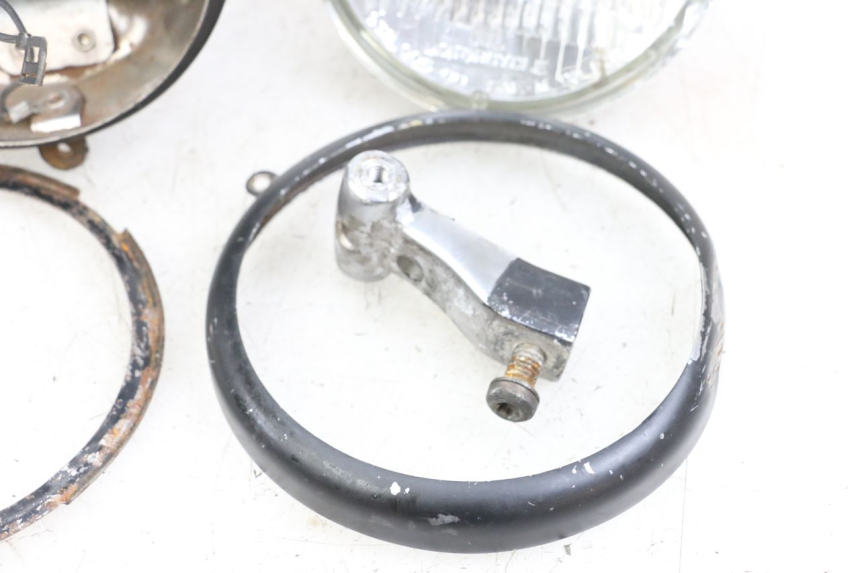 photo de Headlight HARLEY DAVIDSON SPORTSTER XL CUSTOM 1200 (2003 - 2004) - Focus structure