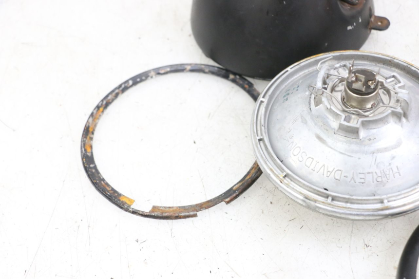 photo de Headlight HARLEY DAVIDSON SPORTSTER XL CUSTOM 1200 (2003 - 2004) - Points de fixation