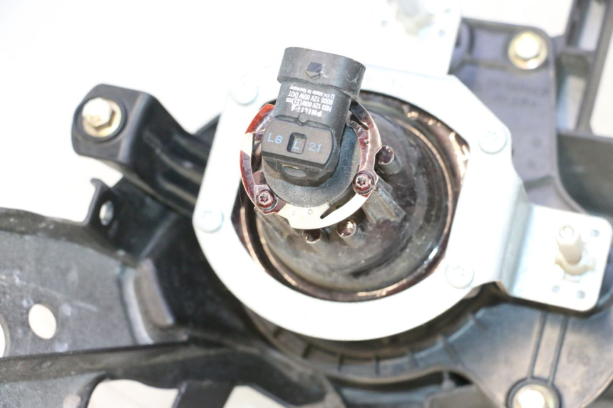 photo de PHARE AVANT CAN-AM SPYDER RS 1000 (2008 - 2012) - Vue produit