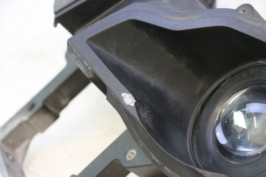 photo de PHARE AVANT CAN-AM SPYDER RS 1000 (2008 - 2012) - Points de fixation