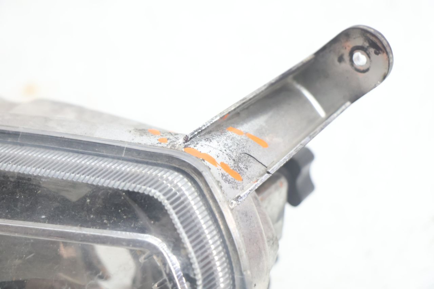 photo de PHARE AVANT APRILIA SR 2T 50 (2012 - 2017) - Zoom état d’usage