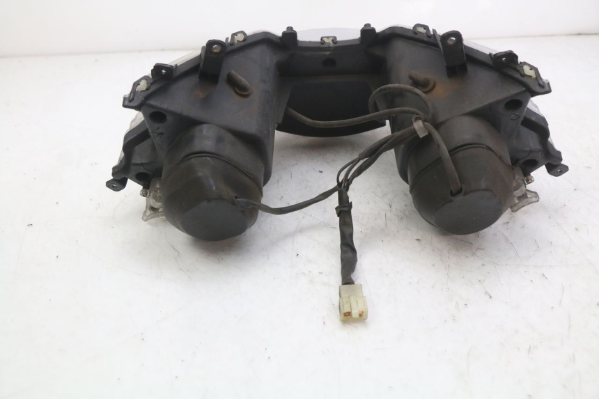 photo de PHARE AVANT RAZZO STEED 125 (2012 - 2018) - Points de fixation