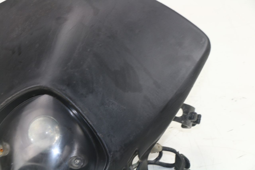 photo de PHARE AVANT RAZZO STR 50 (2009 - 2018) - Photo complémentaire