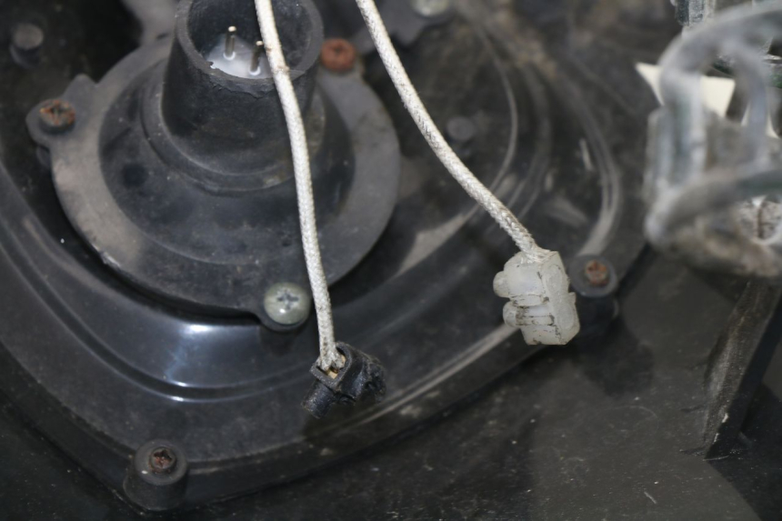 photo de PHARE AVANT RAZZO STR 50 (2009 - 2018) - Autre angle de vue