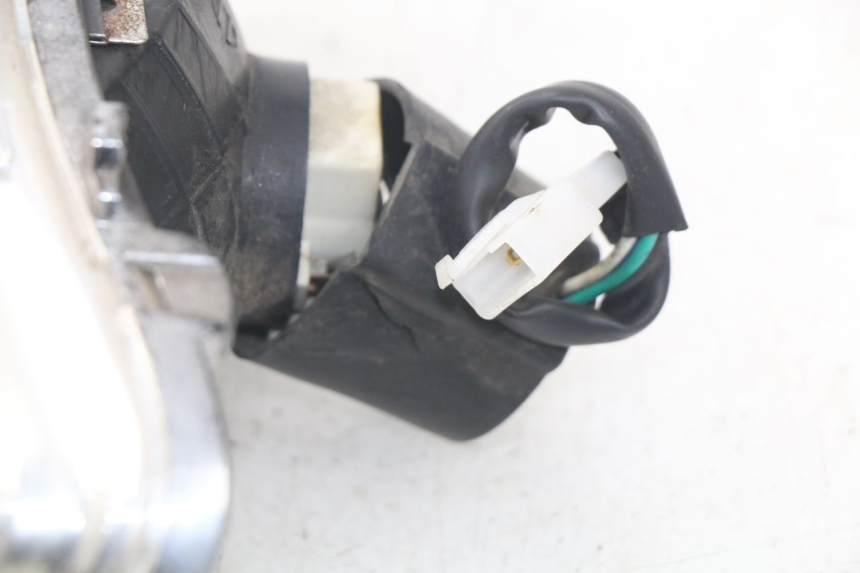 photo de PHARE AVANT FYM STRADA 50 (2007 - 2014) - Détail de la pièce