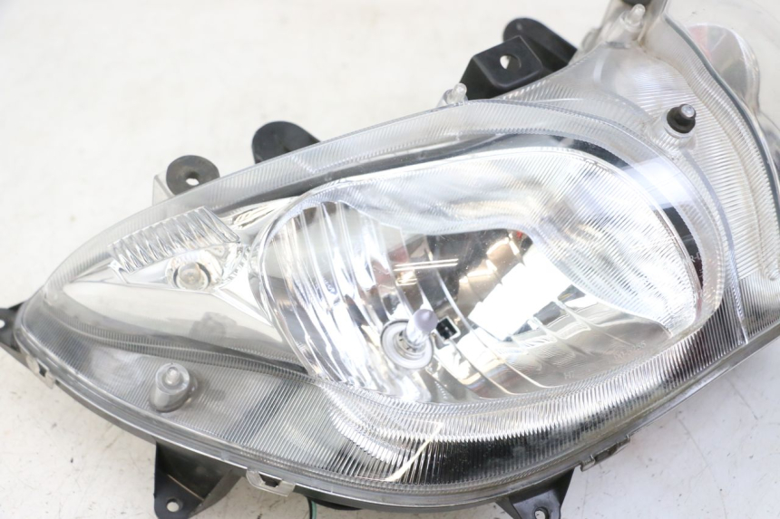 photo de PHARE AVANT SUZUKI BURGMAN 125 (2018 - 2021) - Détail de la pièce