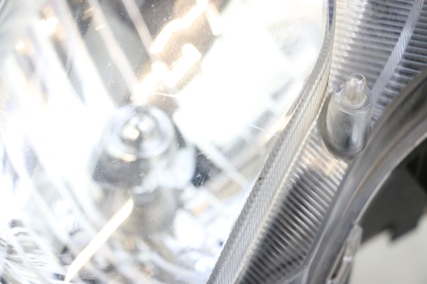 photo de PHARE AVANT SUZUKI BURGMAN 125 (2018 - 2021) - Autre angle de vue