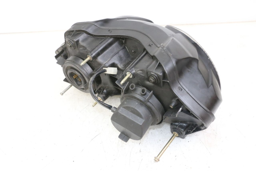 photo de PHARE AVANT SUZUKI SV S 650 (1999 - 2002) - Zoom état d’usage