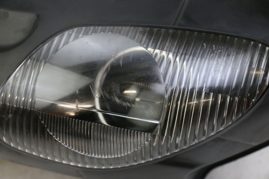 photo de PHARE AVANT SUZUKI SV S 650 (1999 - 2002) - État de surface