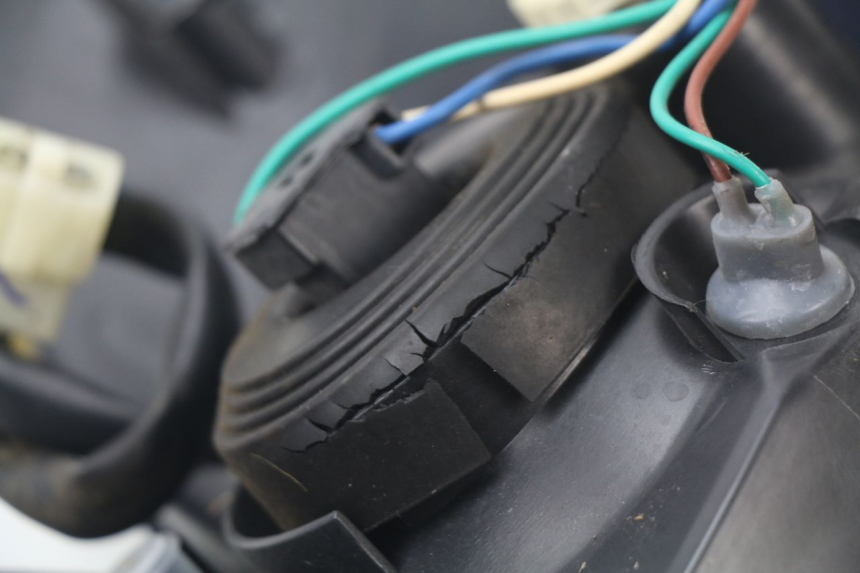 photo de PHARE AVANT SYM SYMPHONY 50 (2009 - 2015) - Détail de la pièce