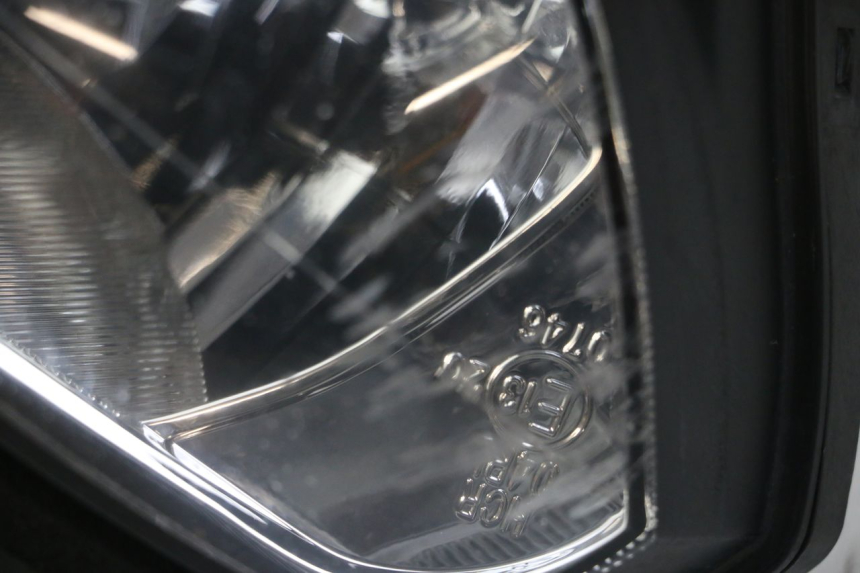 photo de PHARE AVANT YAMAHA TDM ABS 900 (2002 - 2014) - Autre angle de vue