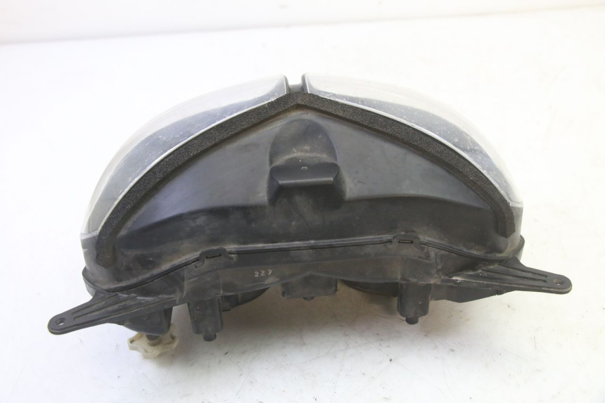 photo de PHARE AVANT YAMAHA TDM ABS 900 (2002 - 2014) - Gros plan technique